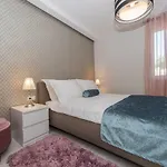 Апартаменти Franica Задар